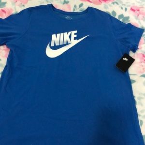 The Nike graphic tee
